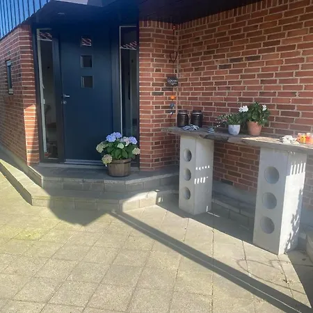 Privat Lejlighed Med 2 Vaerelser, Opholdsrum, Eget Badevaerelse *