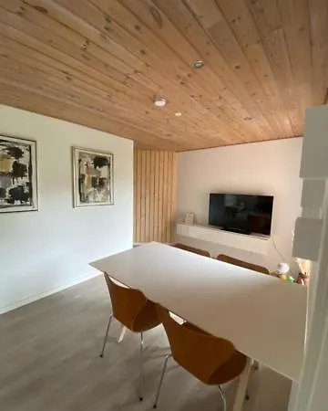 Privat Lejlighed Med 2 Vaerelser, Opholdsrum, Eget Badevaerelse *